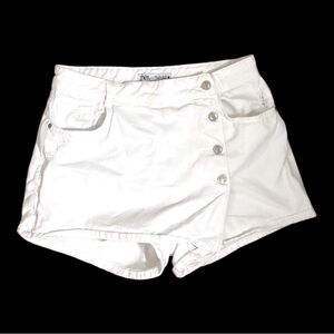 Zara White Asymmetrical Button Women's Shorts